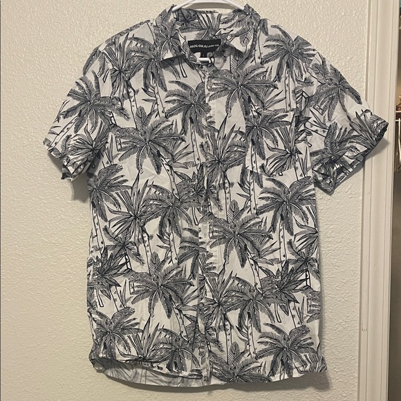 Molokai Surf Co Other - 🌸 5 for $15) Mens white and navy palm tree print shirt